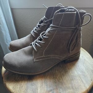 Earth Origins Adara Shoes in Mushroom Brown